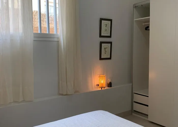 Triana Moderno Apartment