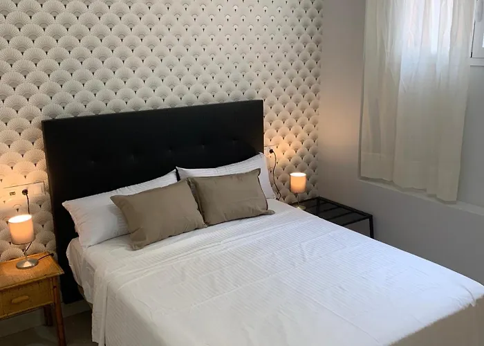 Triana Moderno Apartment