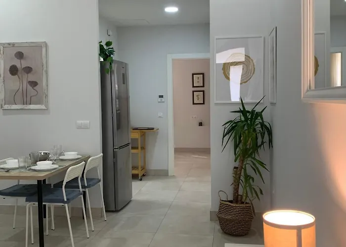 Triana Moderno Apartment